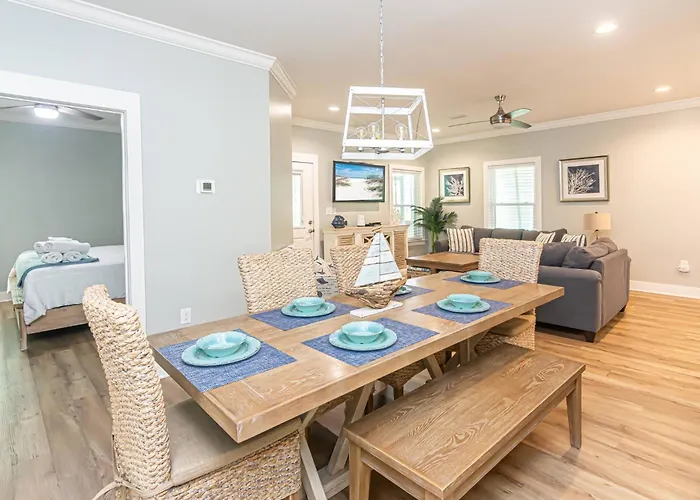 Holiday home Spacious House With Ocean Views And Private Entrance