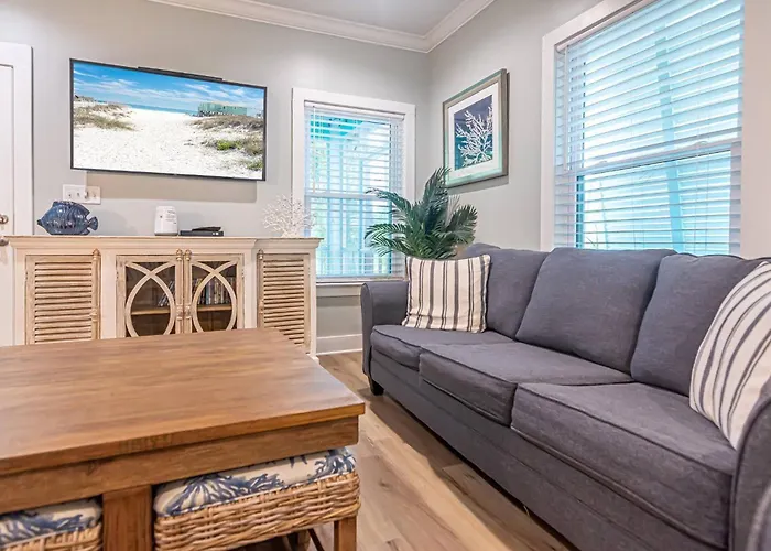 Spacious House With Ocean Views And Private Entrance Holiday home