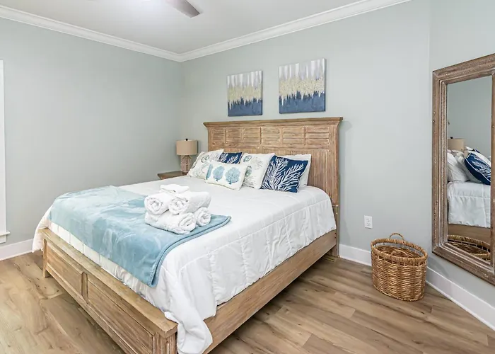 Holiday home Spacious House With Ocean Views And Private Entrance *