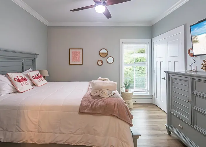 Spacious House With Ocean Views And Private Entrance *